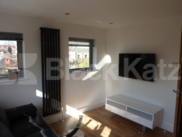 			NEWLY REFURBISHED WITH A ROOF TERRACE!!, 2 Bedroom, 1 bath, 1 reception Flat			 Talacre Road, Kentish Town